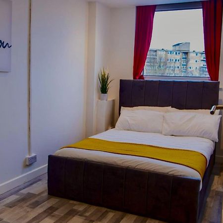 شقة 2 Bed With Free Parking لندن المظهر الخارجي الصورة