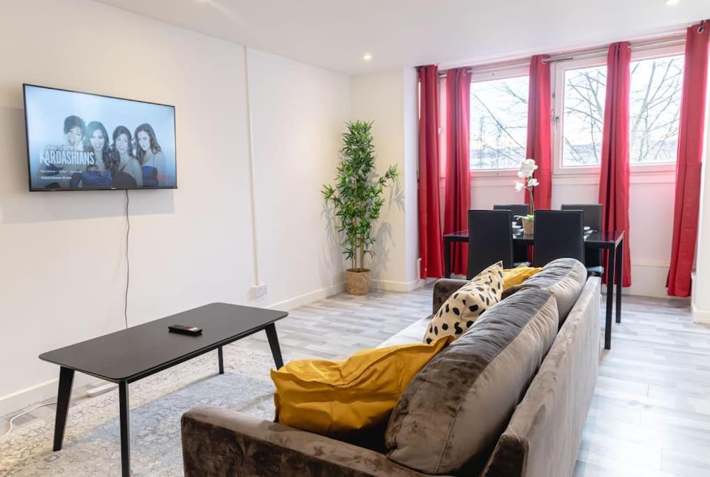 شقة 2 Bed With Free Parking لندن المظهر الخارجي الصورة